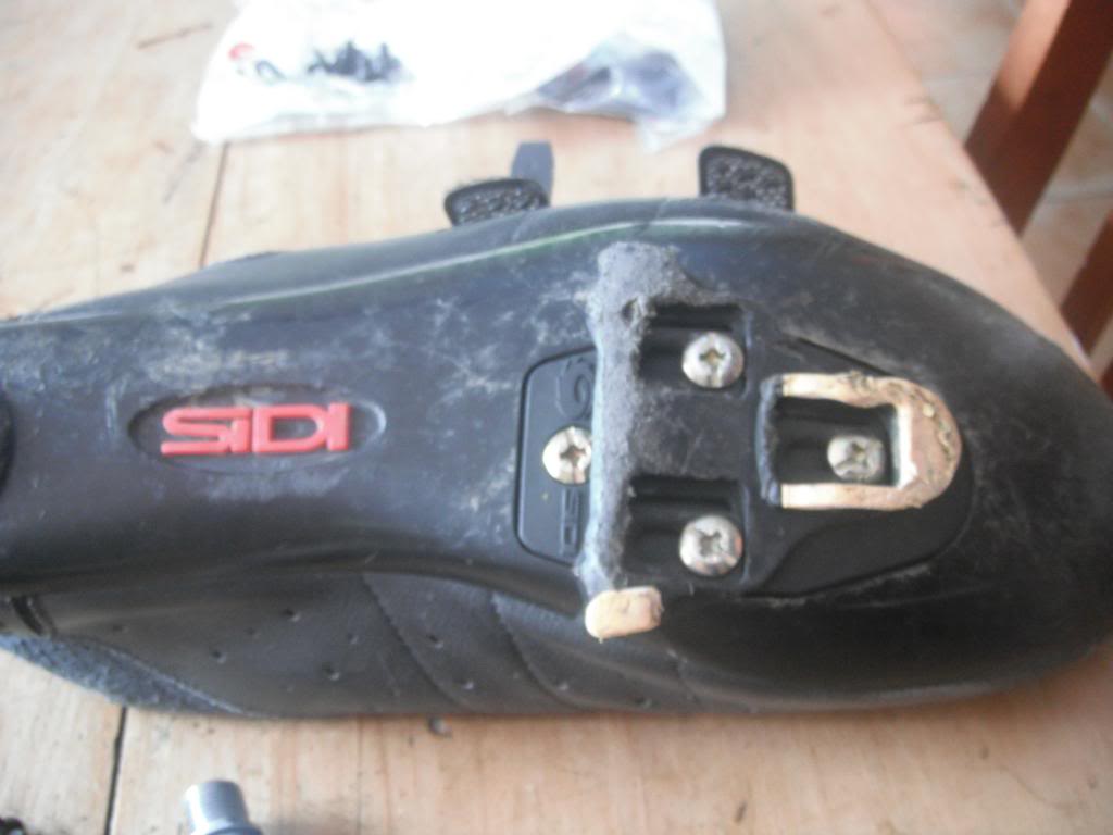 spd-sl shoe worn pedals (2)