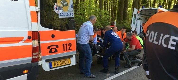 fleche du sud crash road bike ambulance