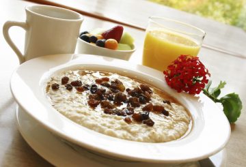 porridge fruits breakfast (1)