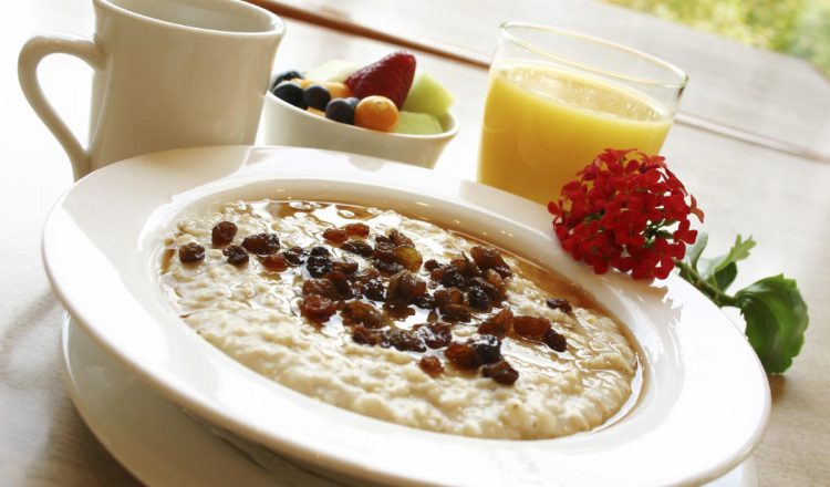 porridge fruits breakfast (1)
