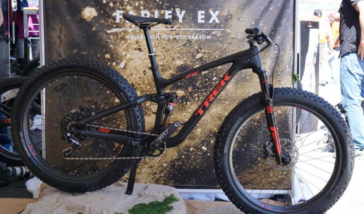 2017-trek-farley-ex-carbon-full-suspension-fat-bike01