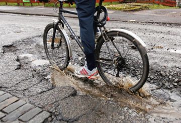 bicycle pothole accident (1)