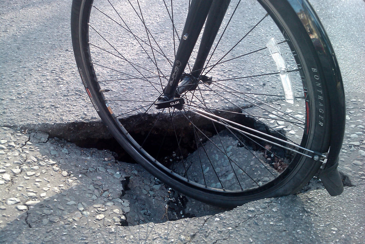 bicycle pothole accident (2)
