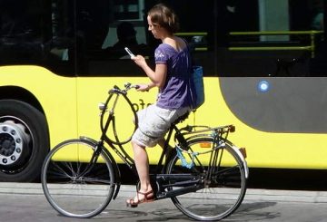 phone user on bicycle (3)